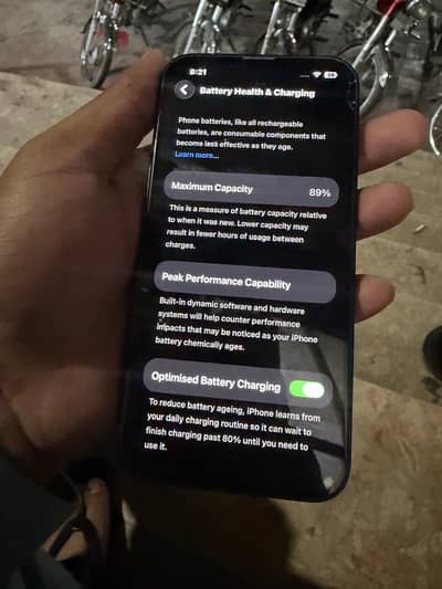 Apple iPhone 13