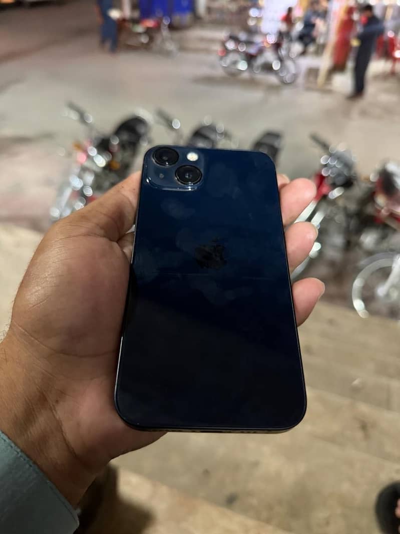 Apple iPhone 13 1