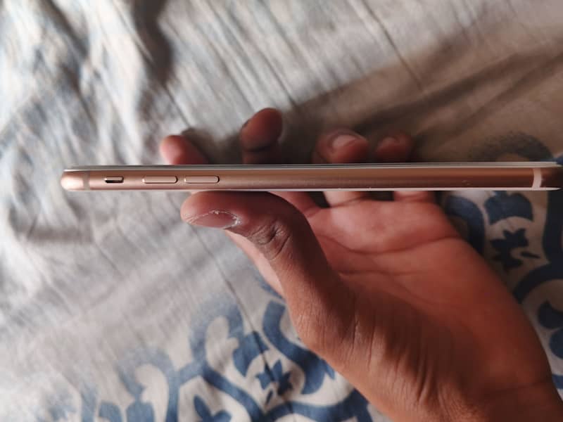 Apple iPhone 8 Plus 1
