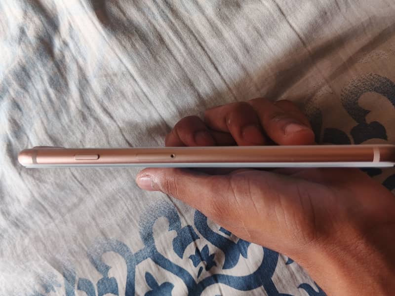 Apple iPhone 8 Plus 5