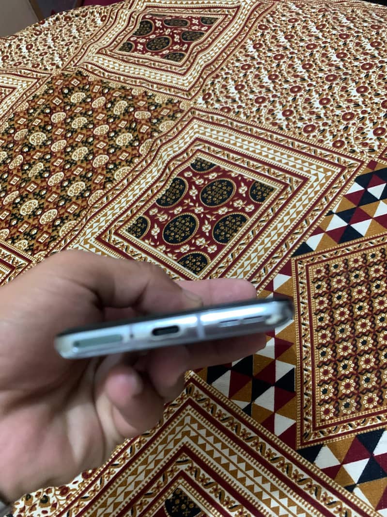 One Plus 8T 4