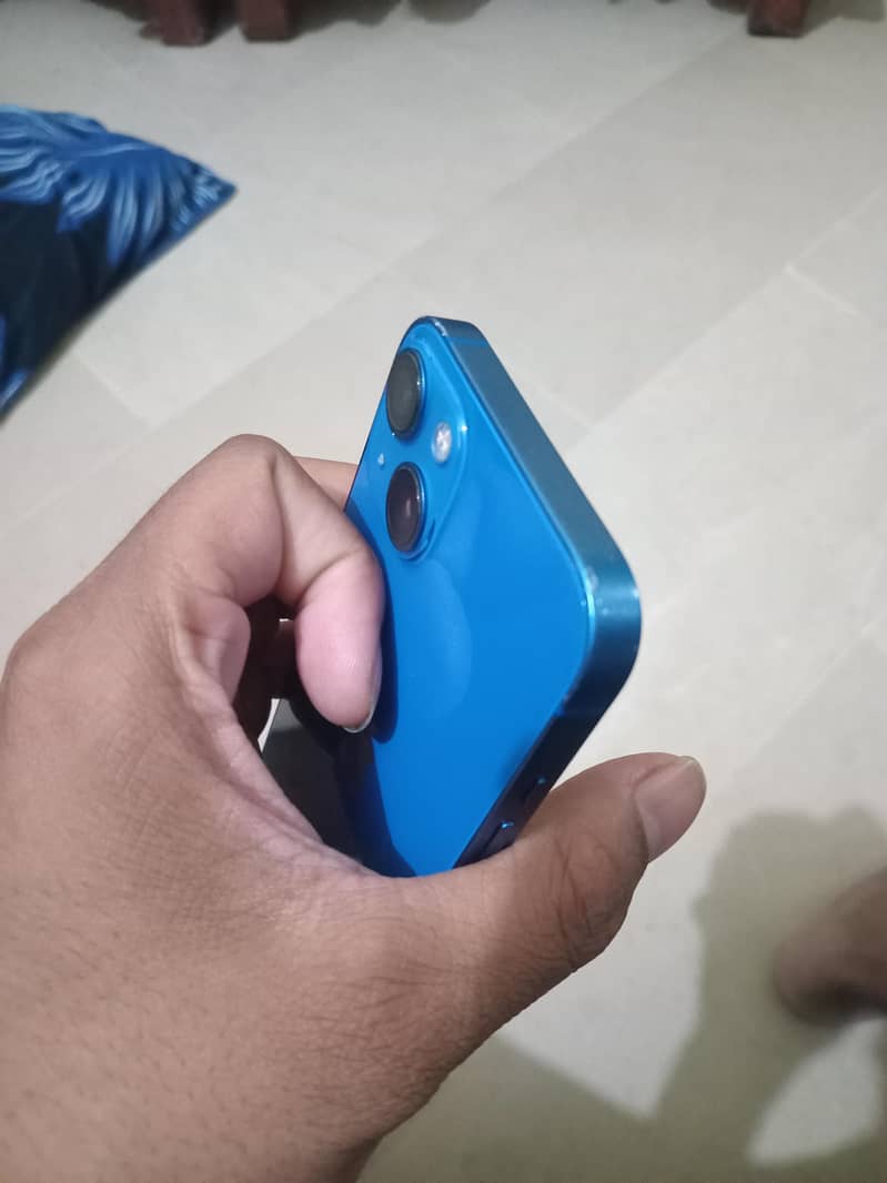 Apple iPhone 13 1