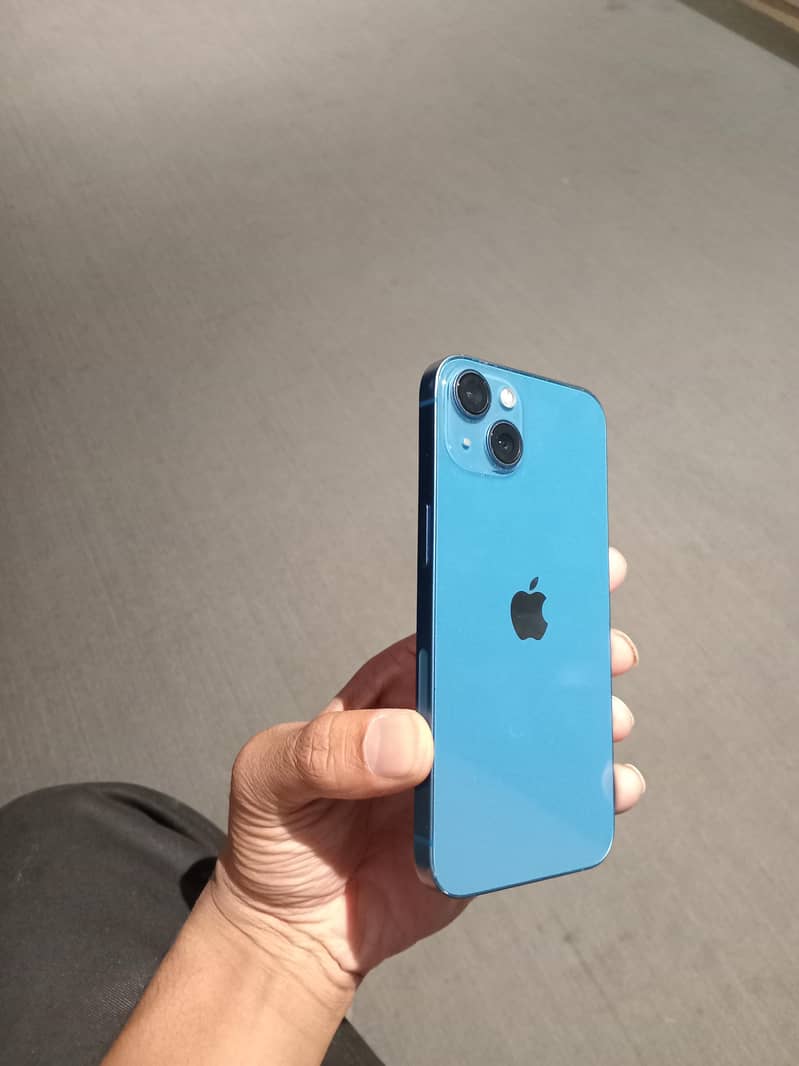 Apple iPhone 13 4