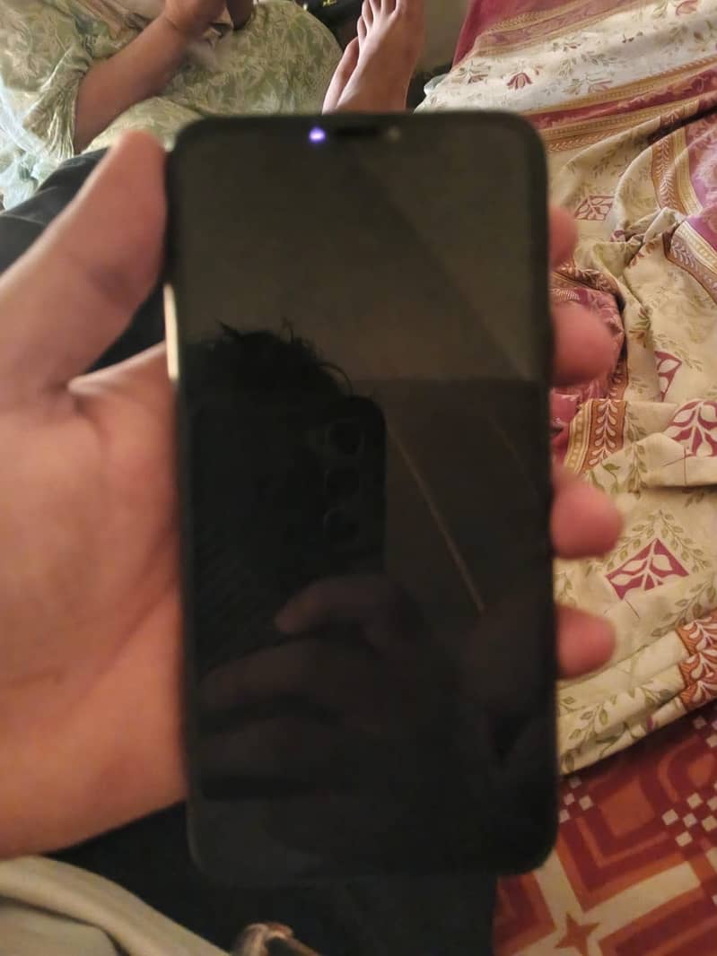 Apple iPhone X 4