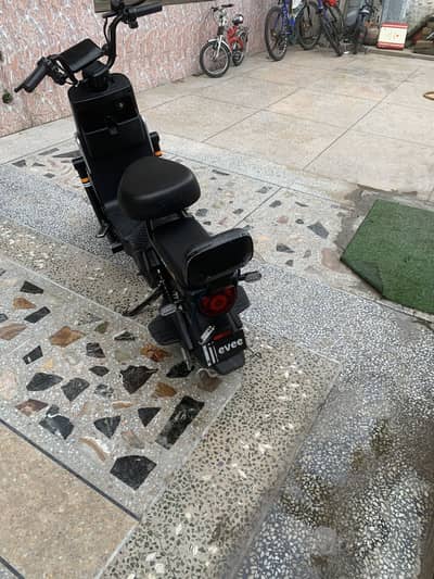 Evee mito bike for sale at good price requires some work rest is good