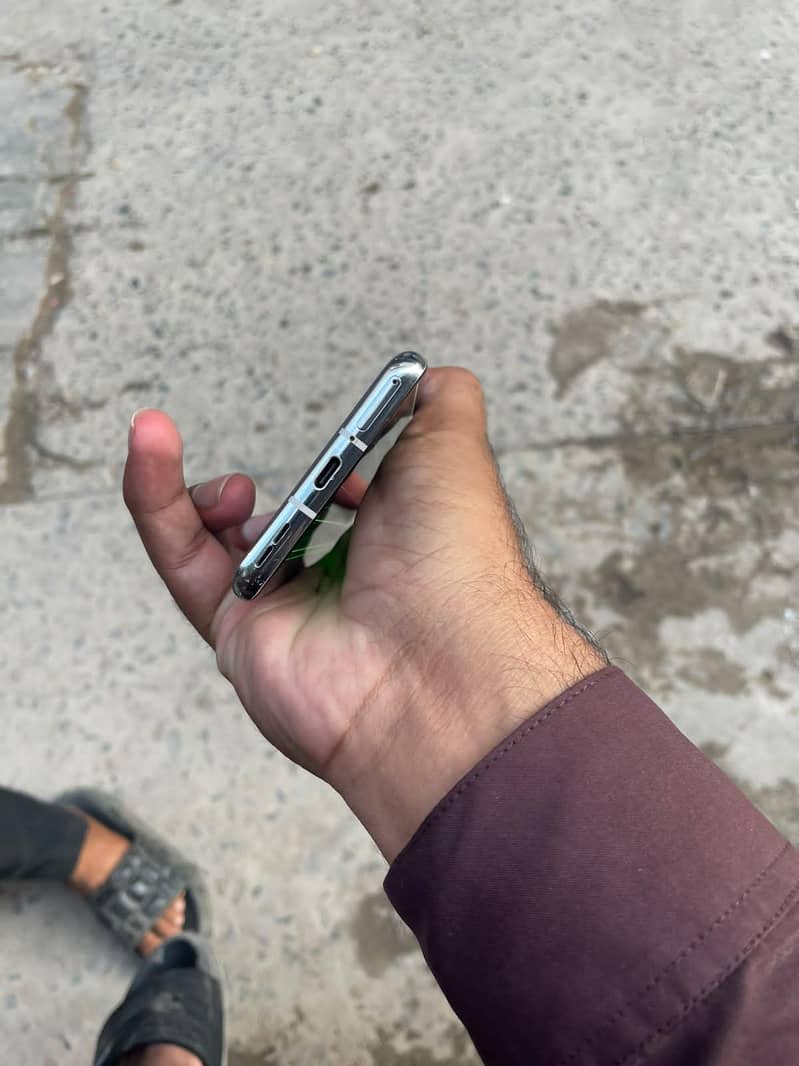 One Plus 9 Pro 4