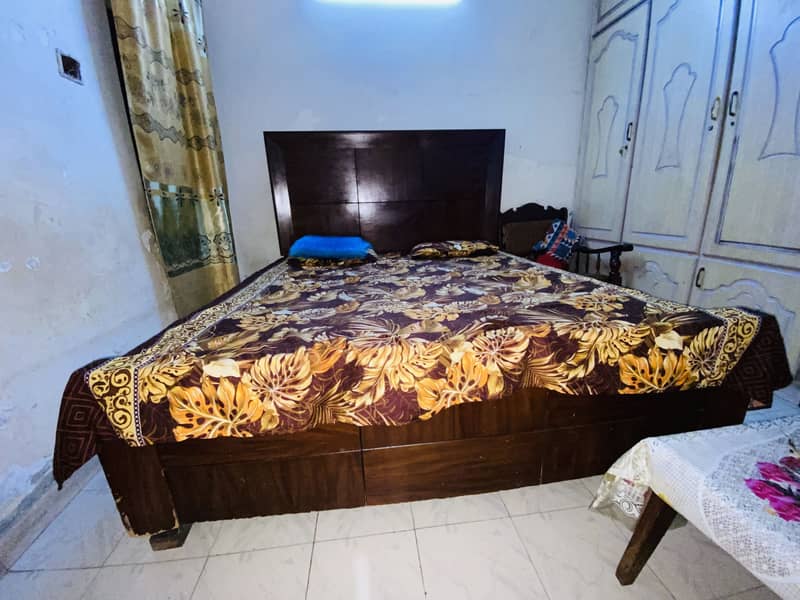 King size bed 2