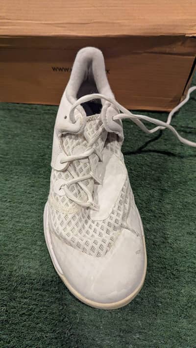 NIKE ZOOM HYPERSIZED COURT ALL-WHITE