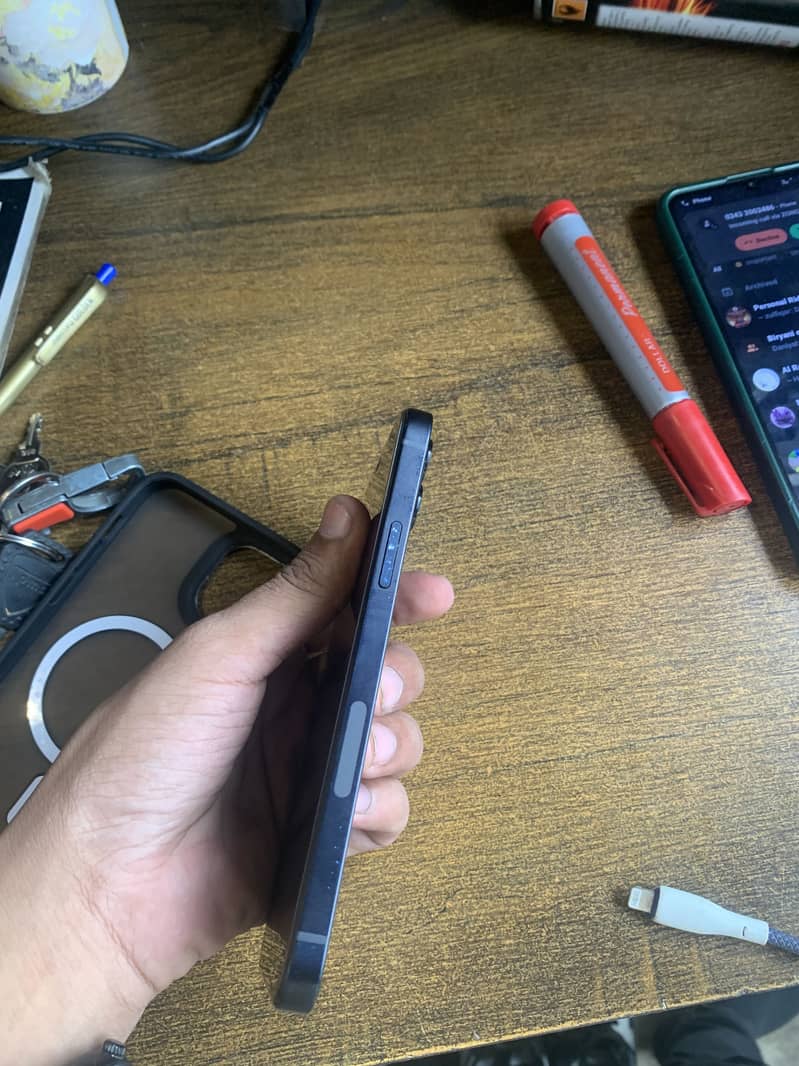 Apple iPhone 12 1