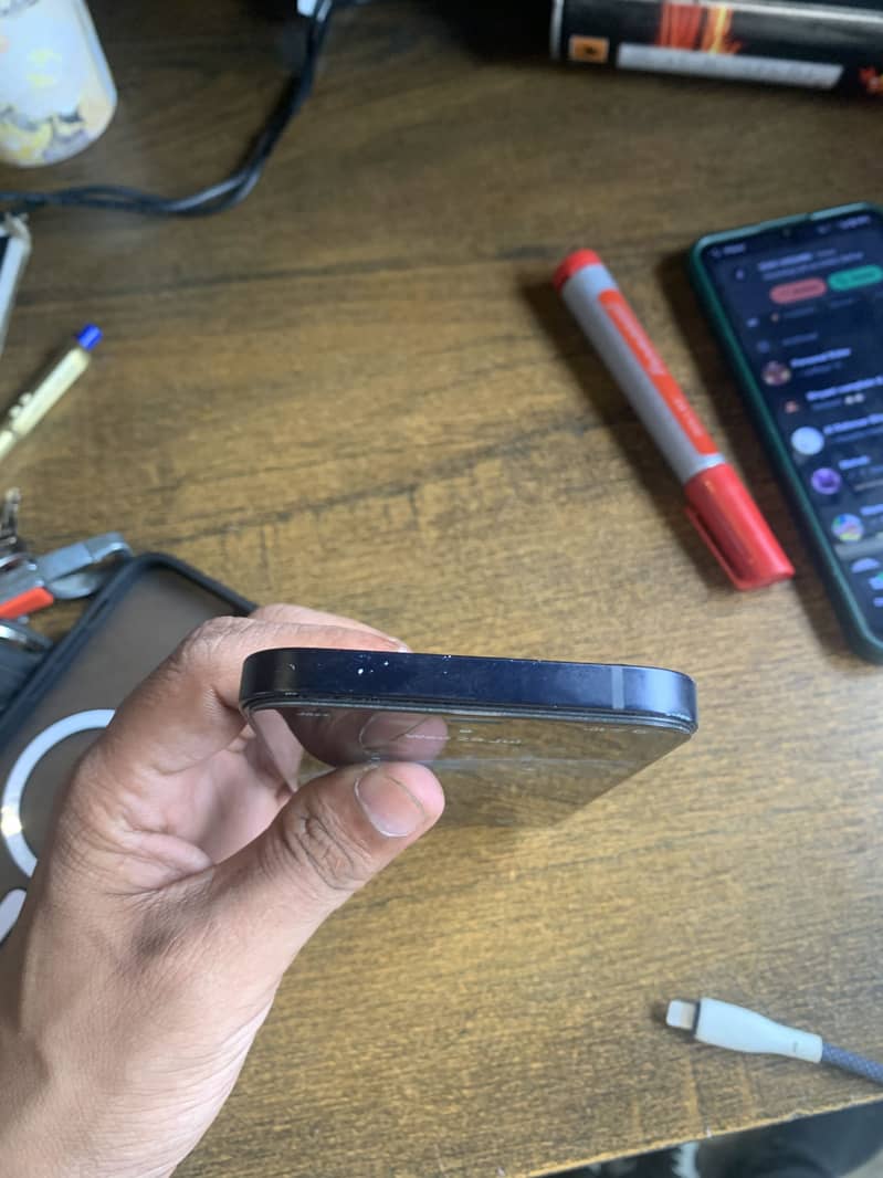 Apple iPhone 12 3