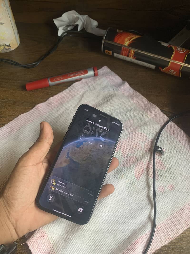 Apple iPhone 12 4