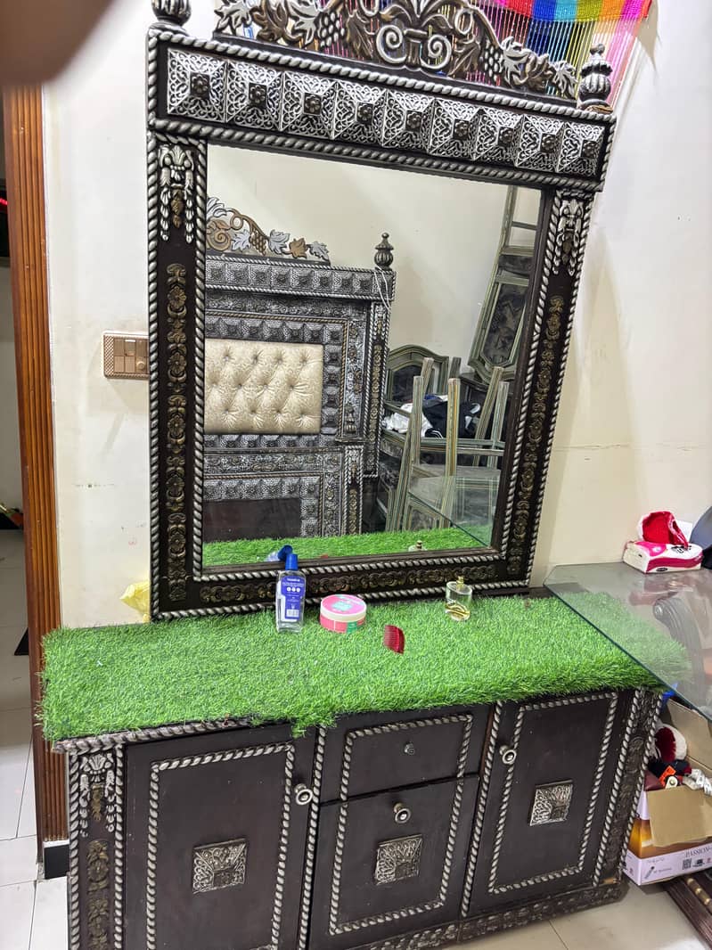Bed set with dressing table 3