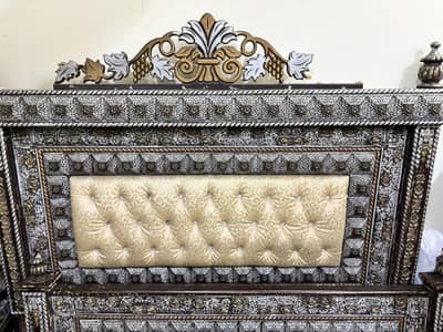 Bed set with dressing table