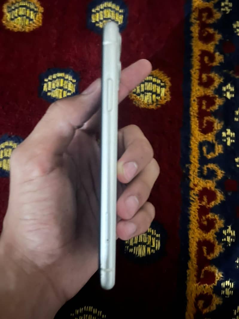 Apple iPhone 11 2