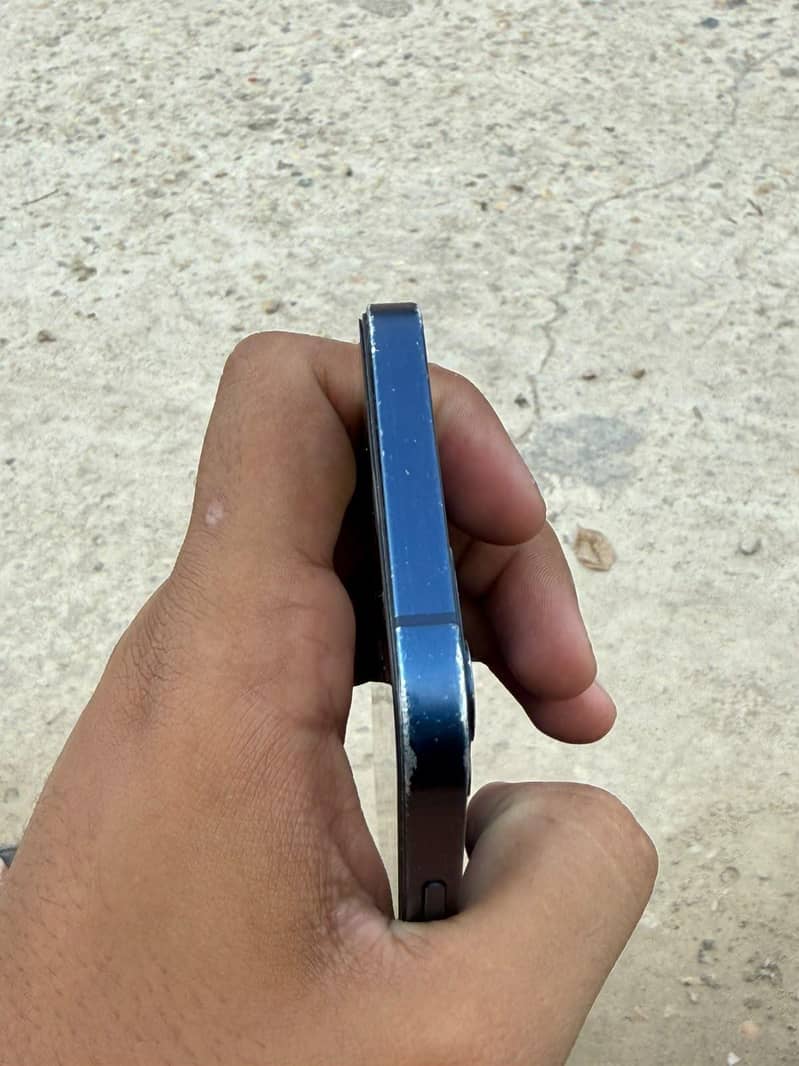 Apple iPhone 12 1