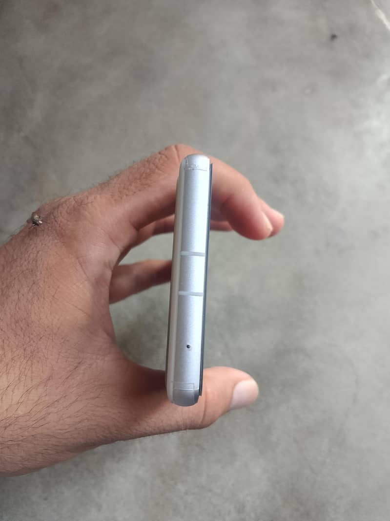 Google Pixel 7a 4