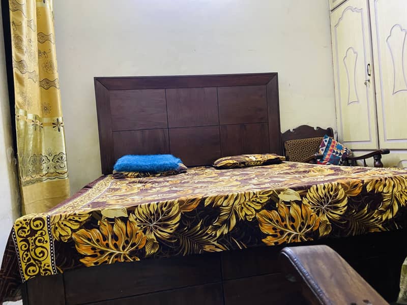 King size bed 3