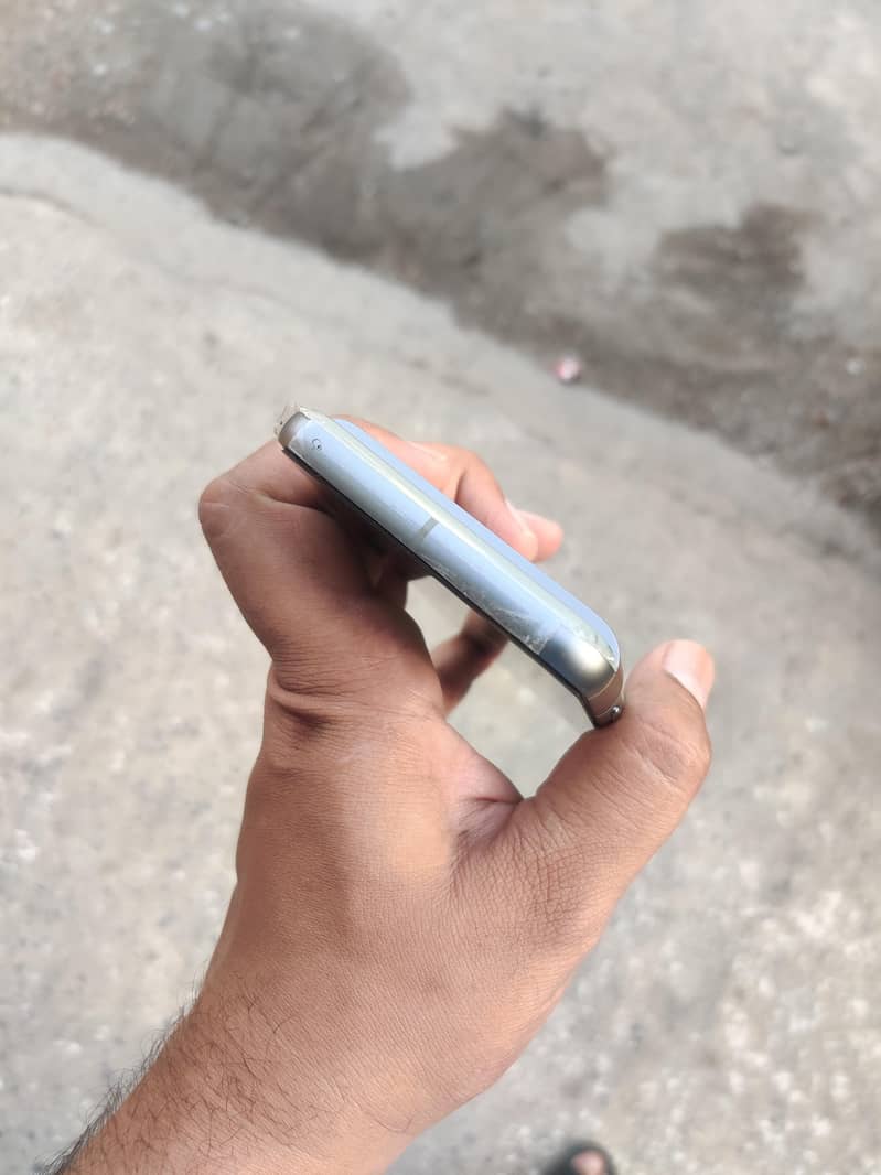 Google Pixel 8 2