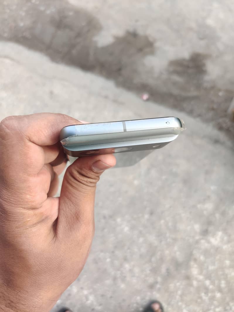 Google Pixel 8 5
