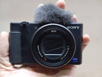 selling my almost new camera ZV-1 vlogging camera
