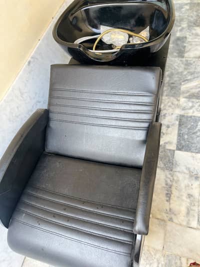 Hair wash unit