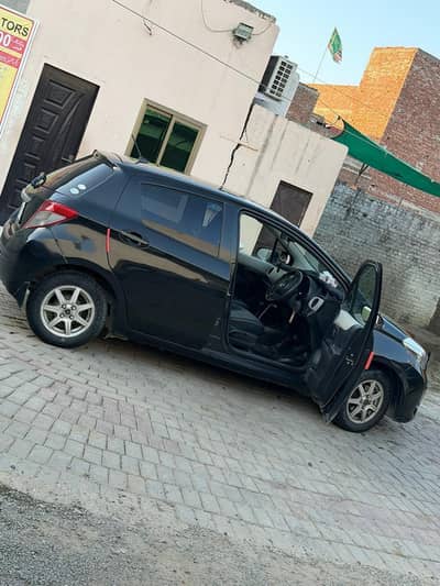 Toyota Vitz 2011