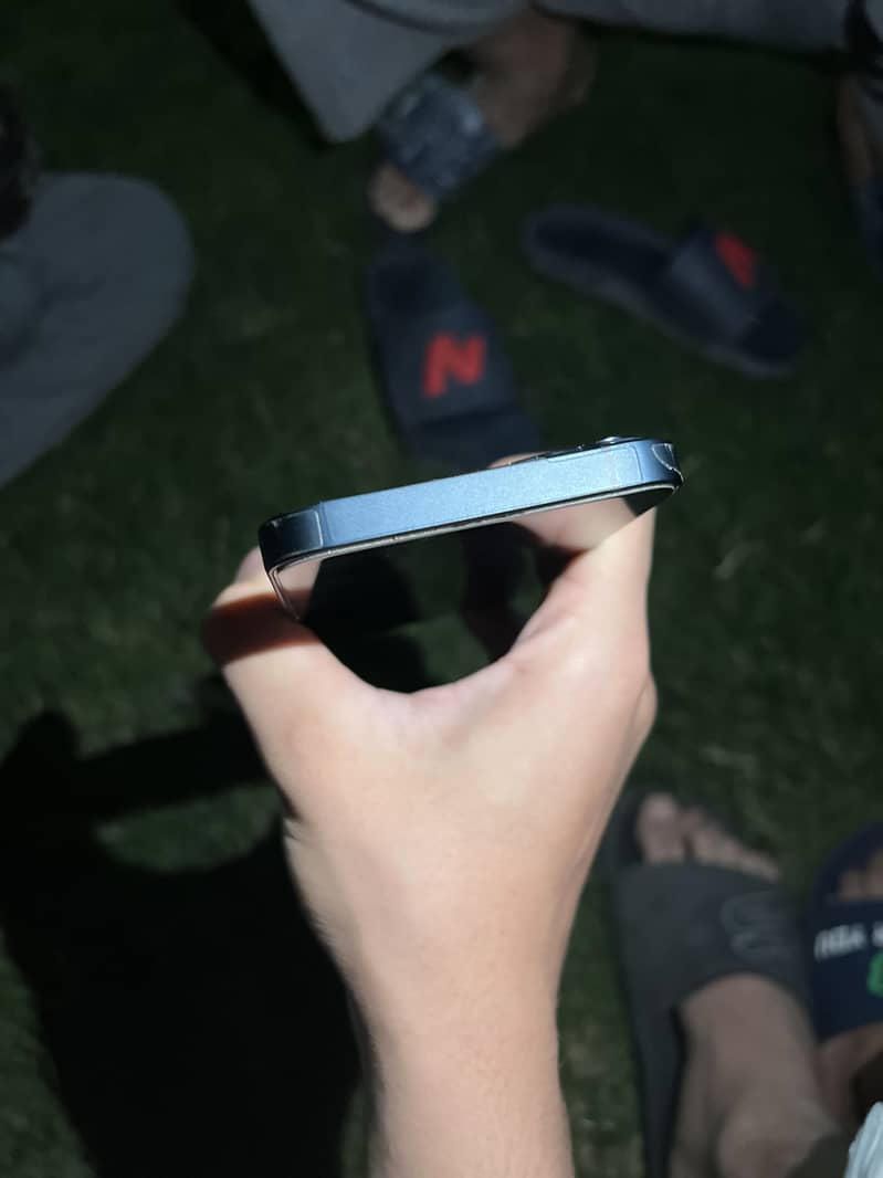 Apple iPhone 13 4