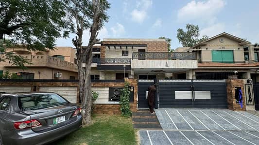 1 Kanal Slightly Used Modern Design House For Rent In DHA Phase 4 FF-Block Lahore.