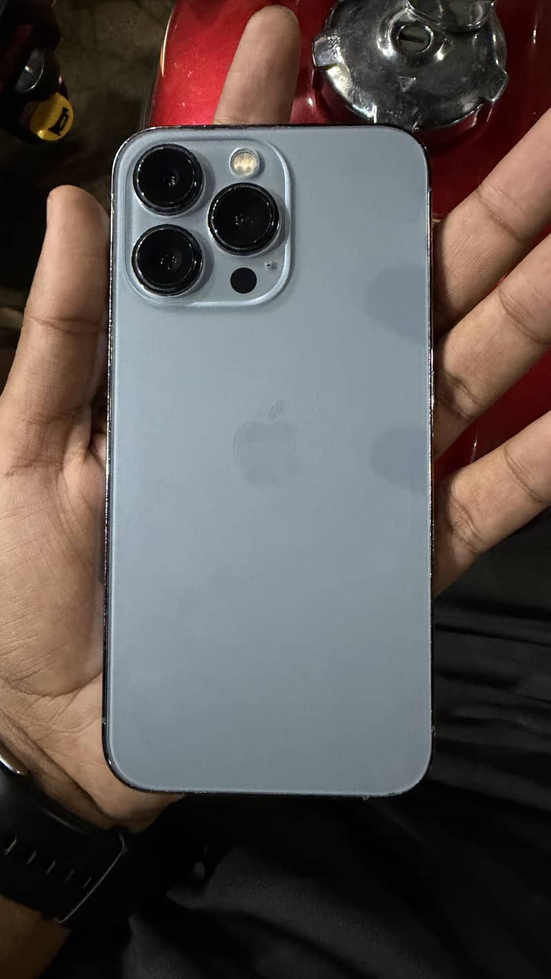 Apple iPhone 13 Pro 4