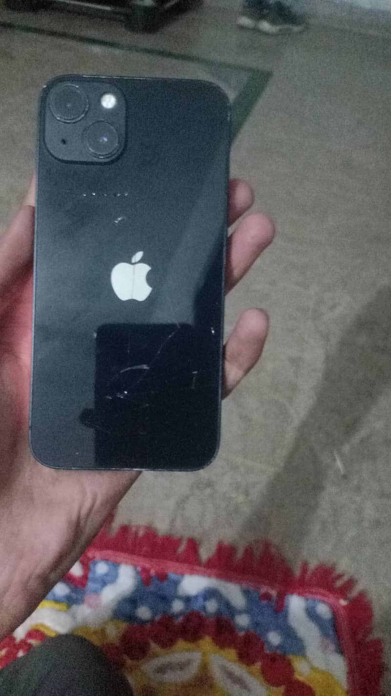 Apple iPhone 13 4