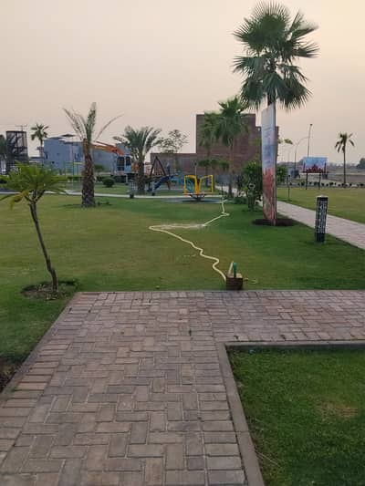 Hateem city Lahore A luxurious project by Faisal Movers Housing (FM Group) Just 25 minutes drive from Thokar Niaz Baig. Located on Main Shaikupura Road Shraqpur Sharif