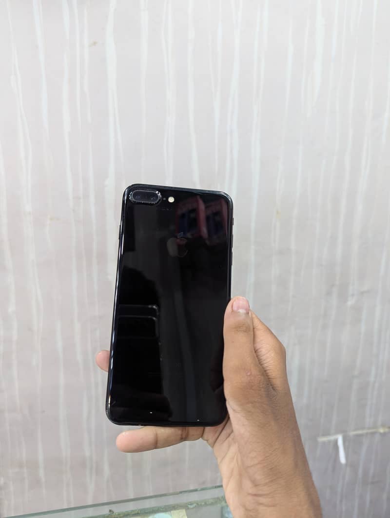Apple iPhone 7 Plus 2