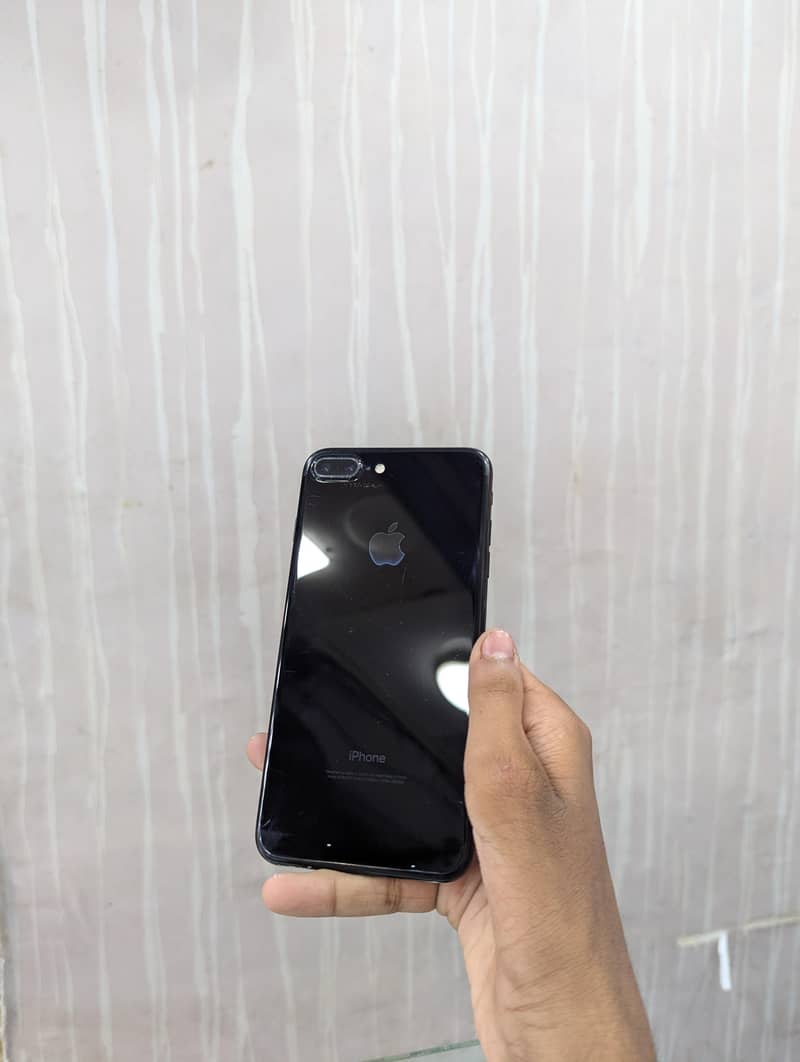 Apple iPhone 7 Plus 3