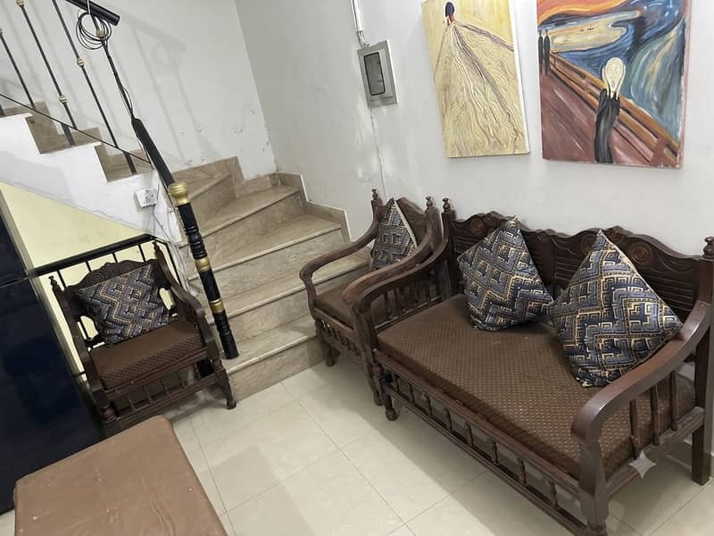Bed with dressing table & chairs 1