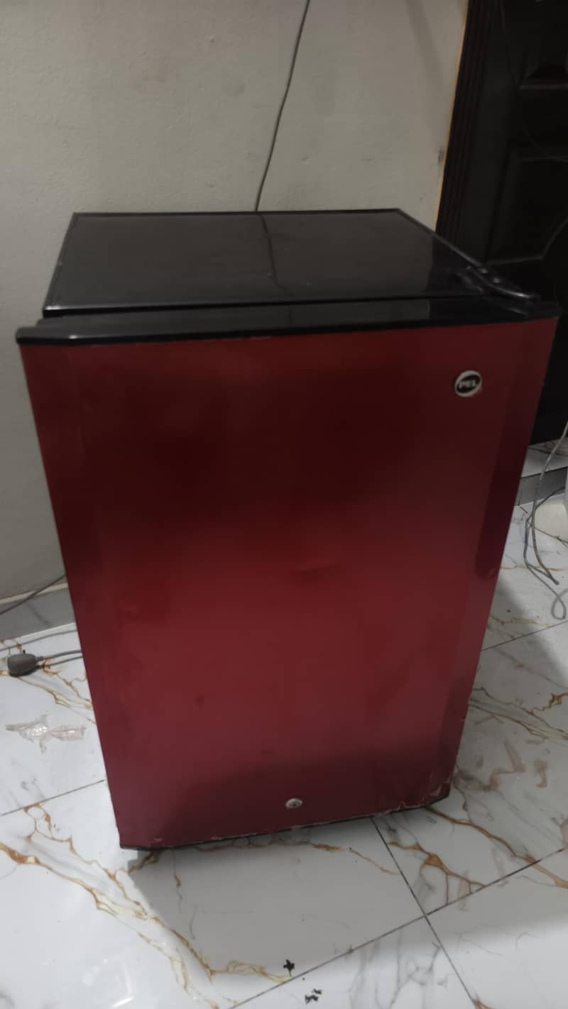 PEL  بیڈ روم سائز چھوٹی فرج بجلی کی بچت کے ساتھ 2