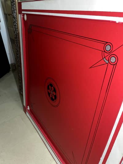 carrom board with stagger and powder