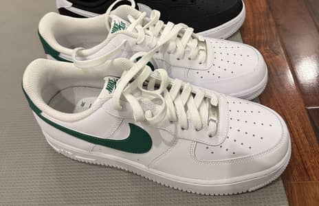 Nike/Adidas/Skechers