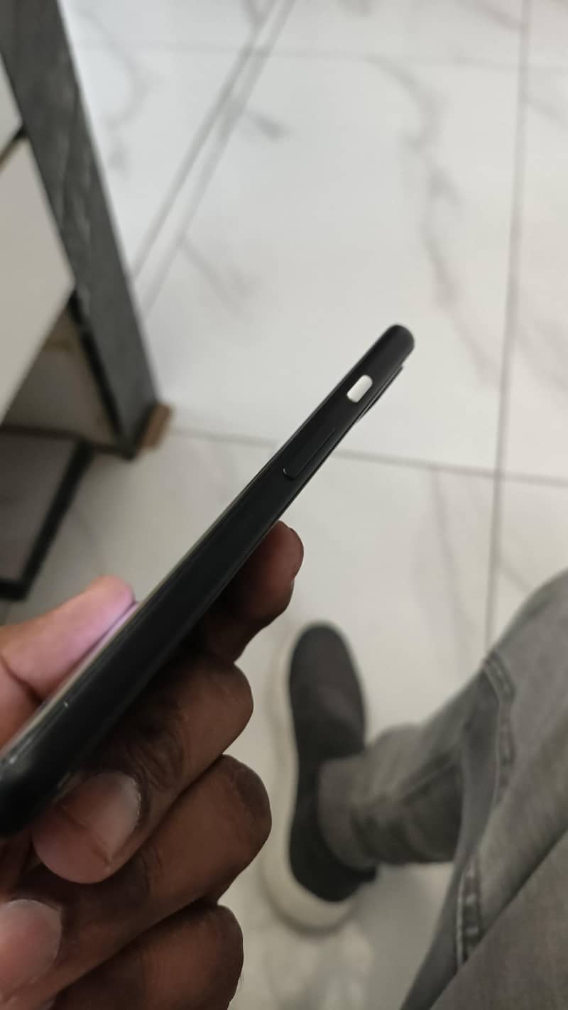 Google Pixel 4,  6/64 4