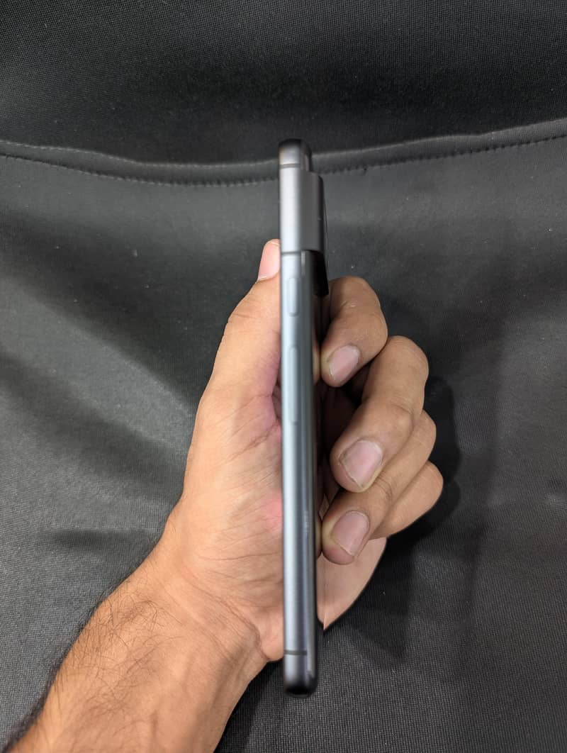 Google Pixel 8 4