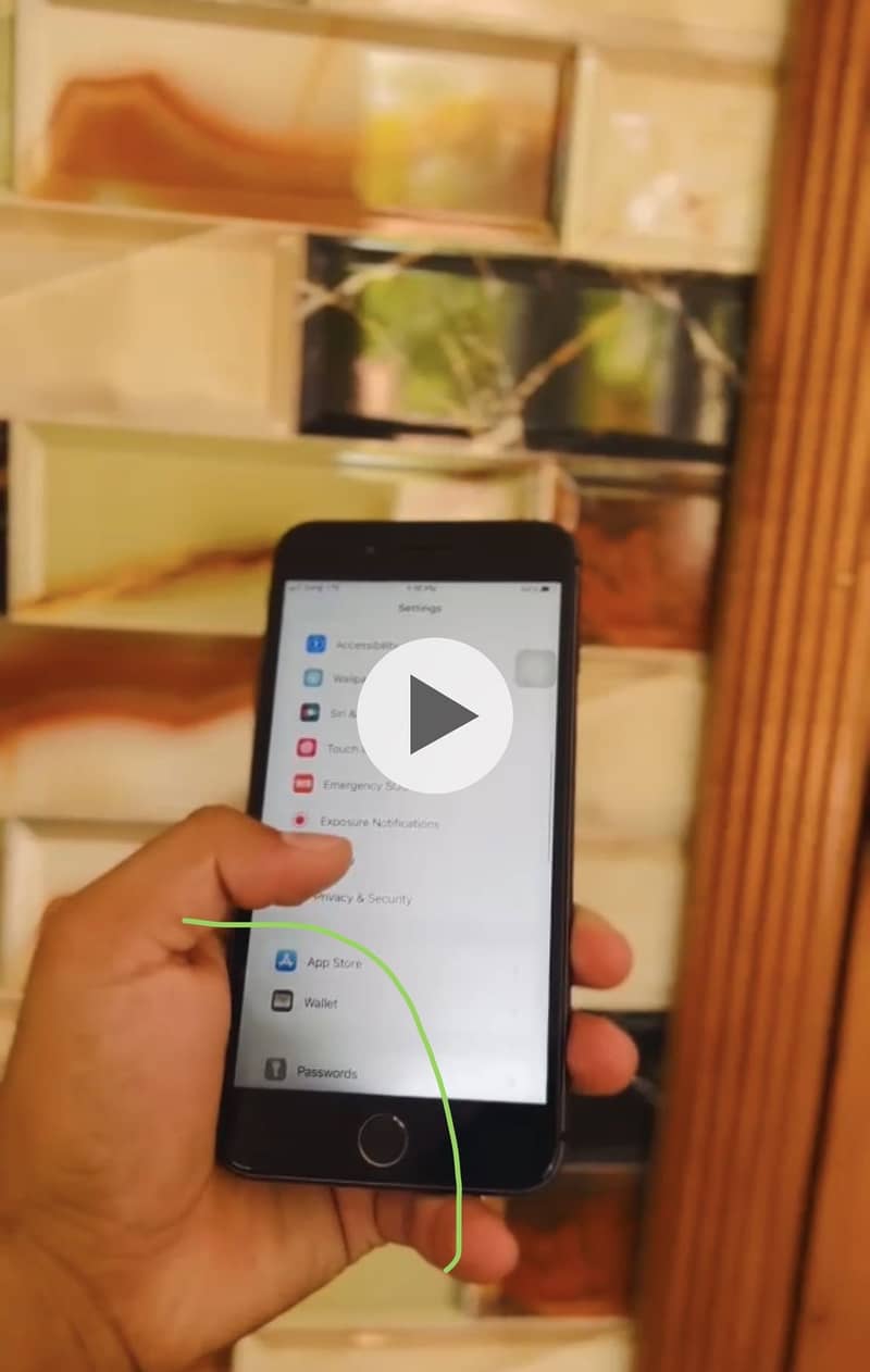 Apple iPhone 8 Plus 3