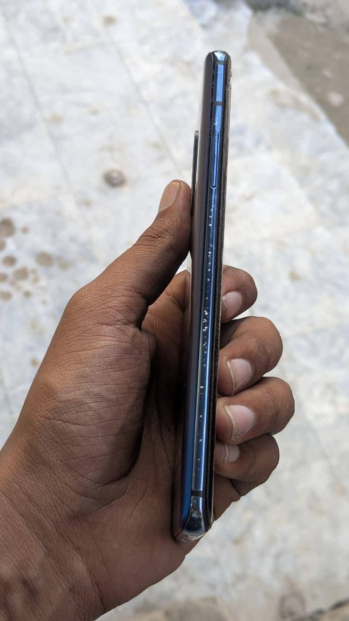 One Plus 7 Pro 3