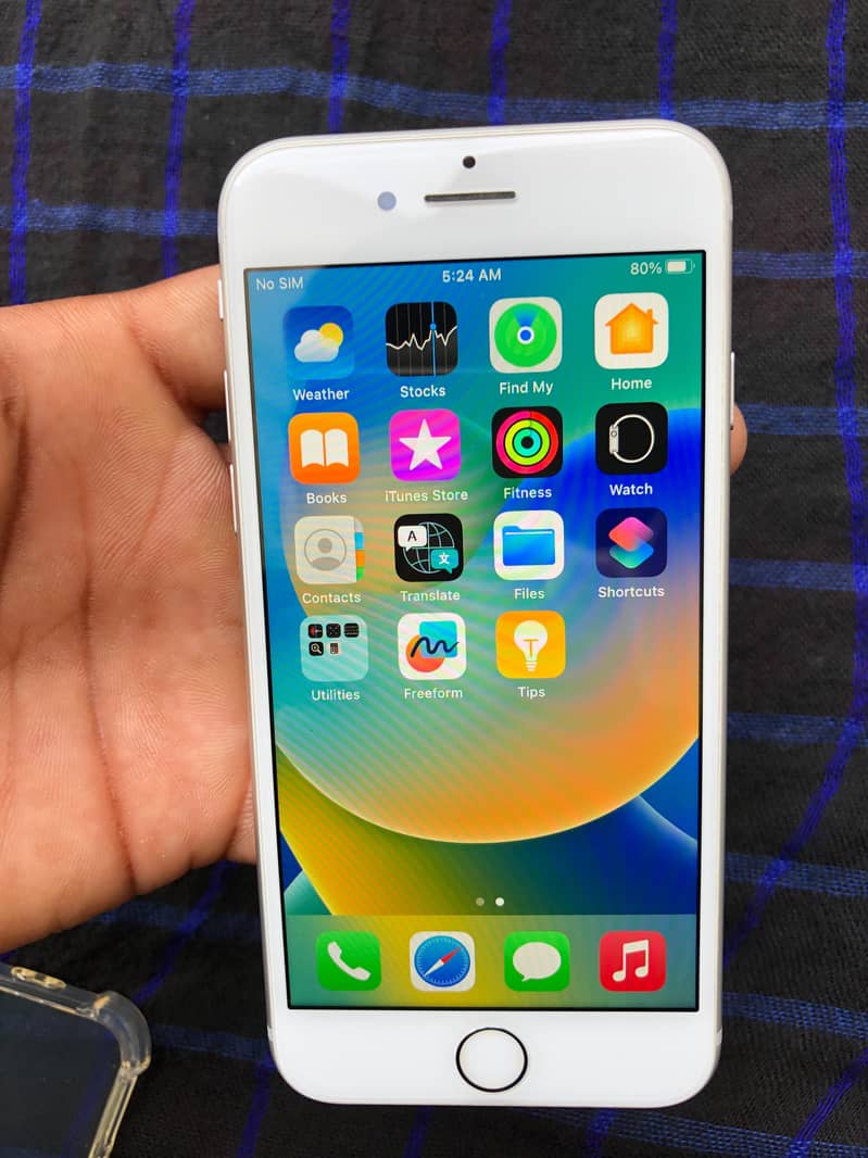 Apple iPhone 8 1
