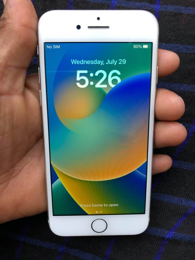 Apple iPhone 8 4