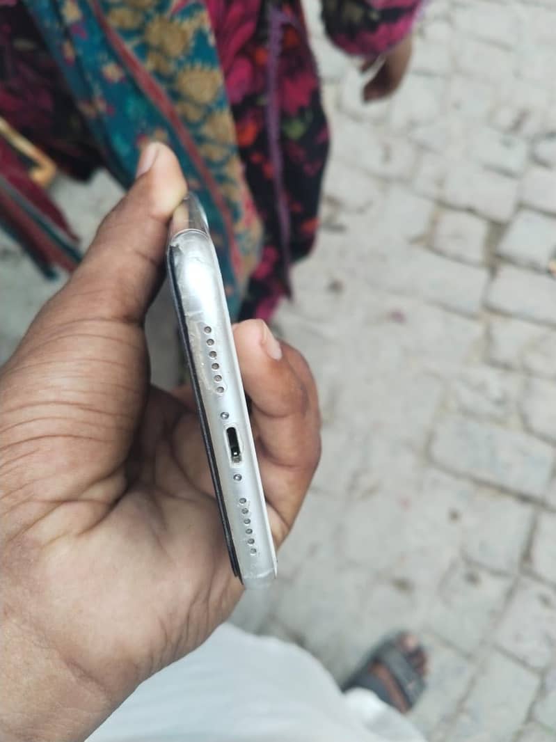 Apple iPhone 11 2
