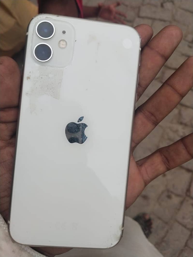 Apple iPhone 11 3