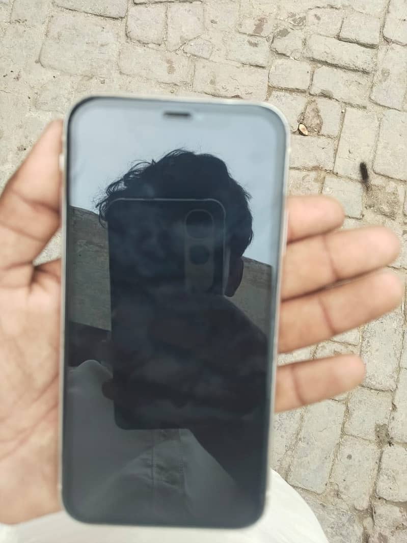 Apple iPhone 11 8