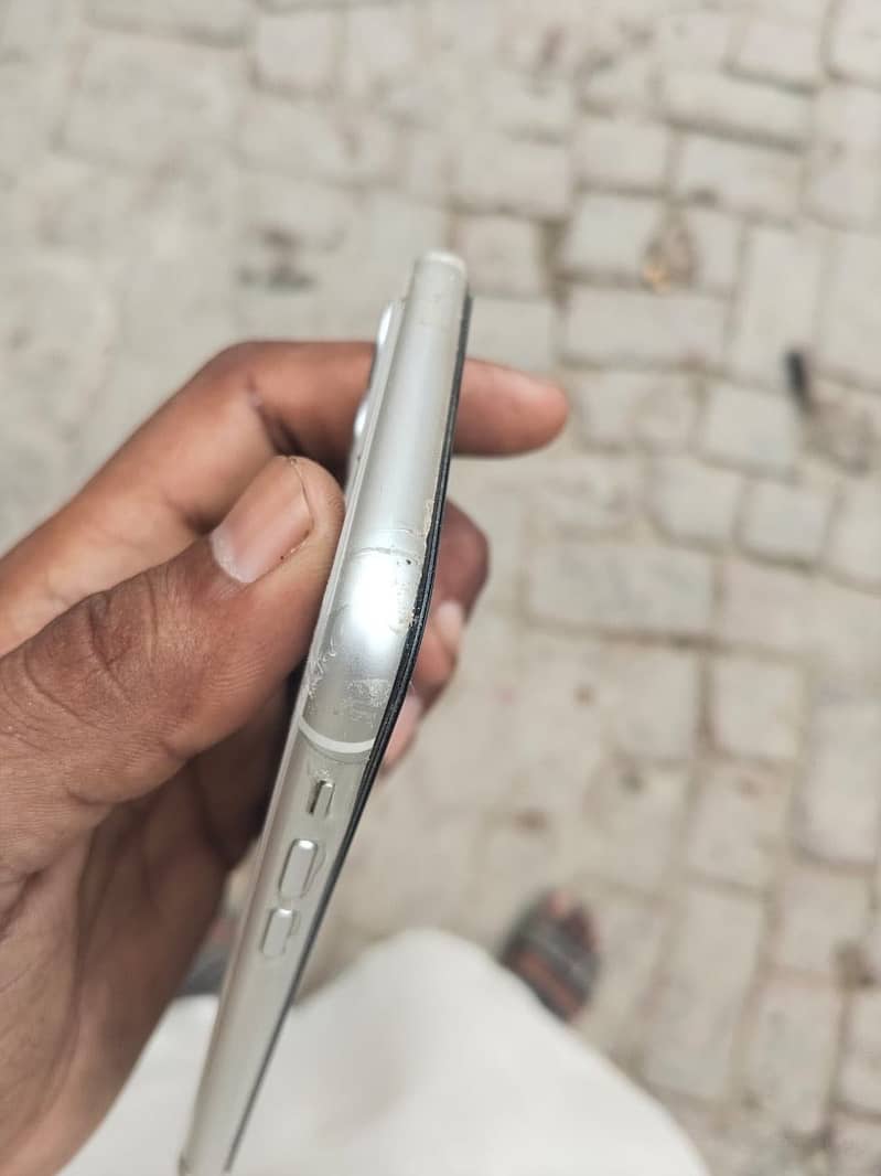 Apple iPhone 11 9