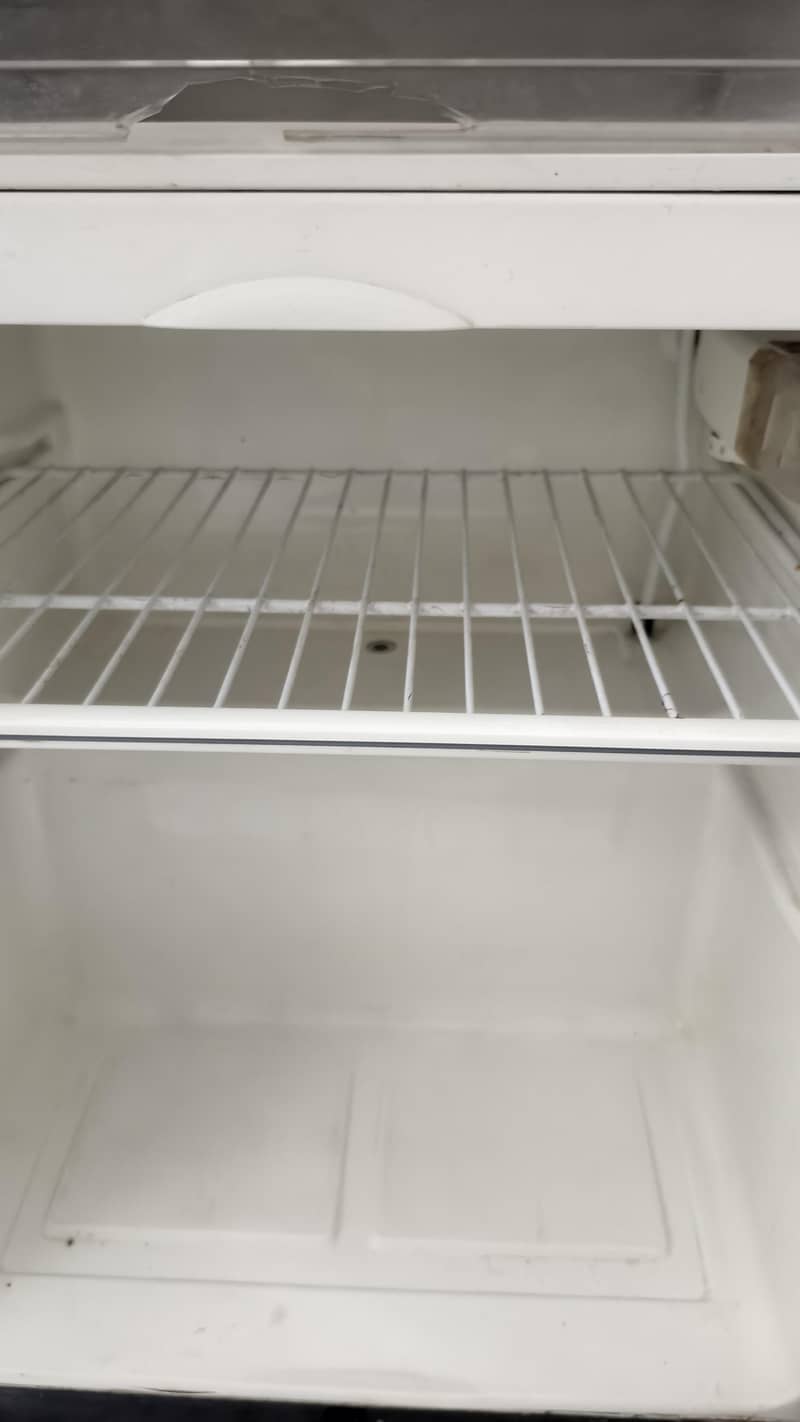 PEL  بیڈ روم سائز چھوٹی فرج بجلی کی بچت کے ساتھ 8