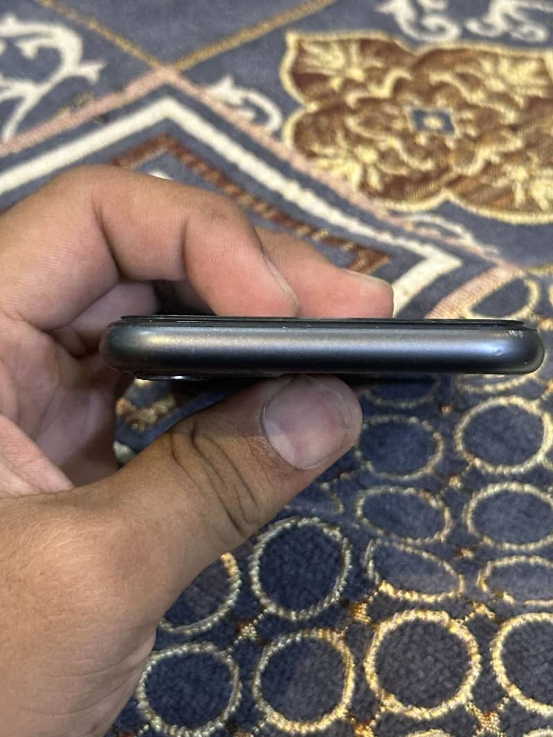 Apple iPhone 11 5