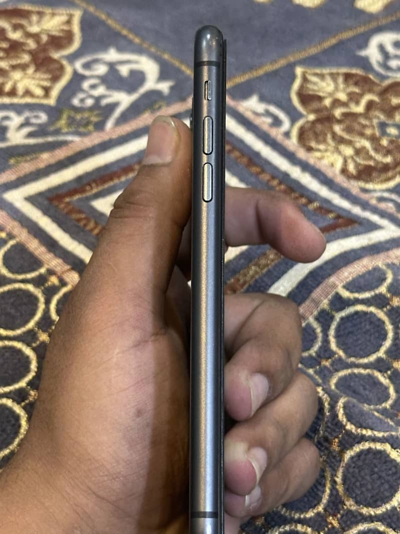 Apple iPhone 11 7